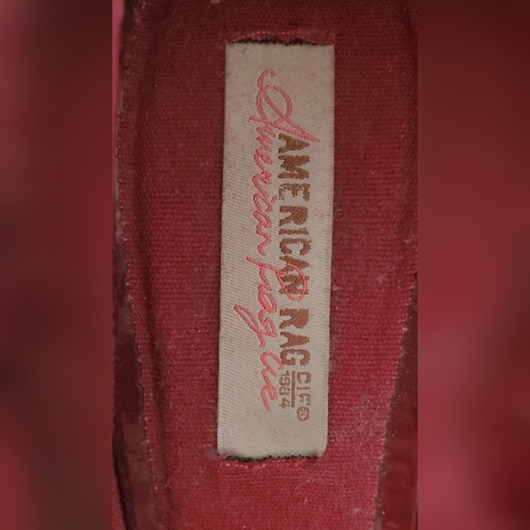 AM RAG 9 Velvet Red Pumps - Picture 6 of 8